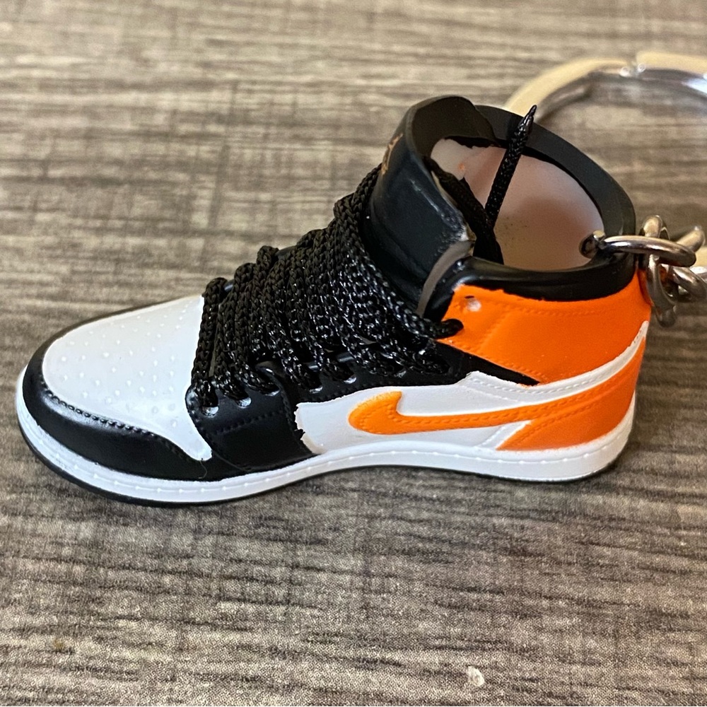 Sneaker Keychain Black White & Orange - Picture 3 of 6
